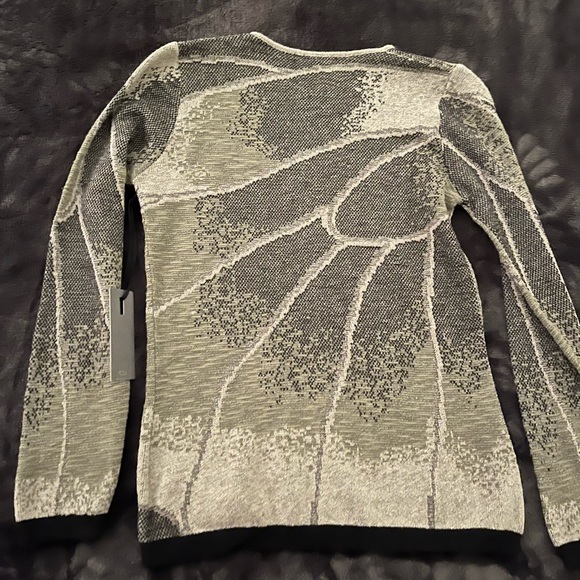 Diktons Barcelona Sweater NWT S - Picture 2 of 2